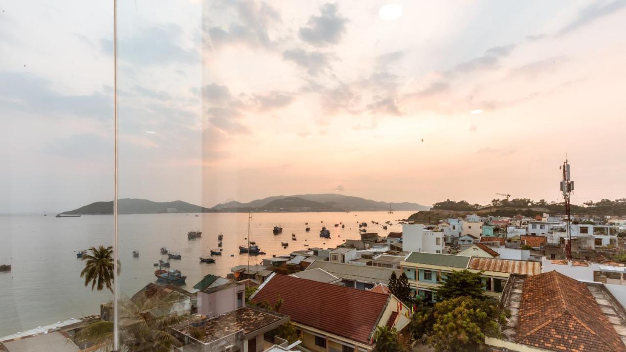 Aqua Seaview Hotel Nha Trang Exterior foto